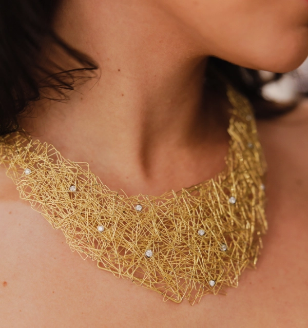 define-design-concept-focal-point-for-your-bangles-necklaces