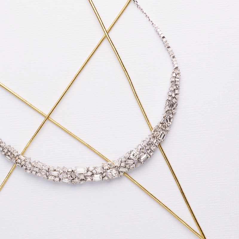 necklaces-and-bangles-materials-that-match-wear