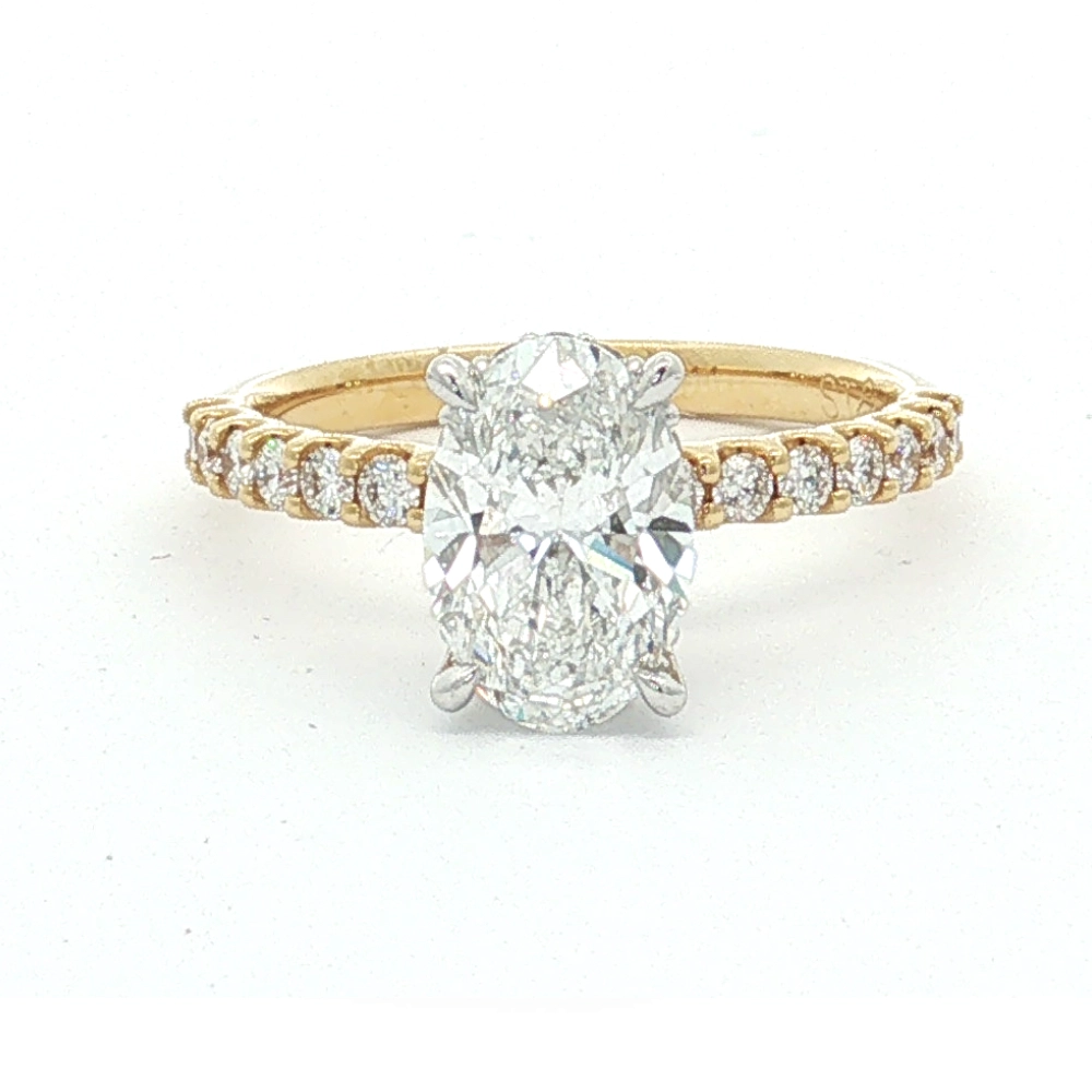 18ct Two-Tone Oval Lab Grown Diamond Ring 18ct Two-Tone Oval Lab Grown Diamond Ring